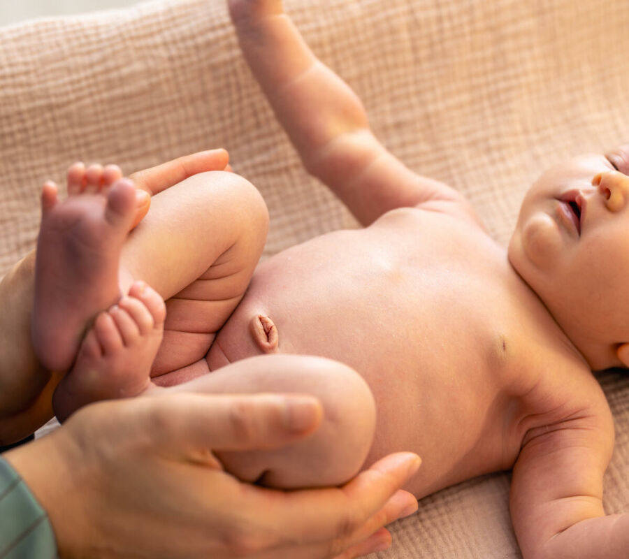 Imagem young-mother-with-newborn-baby-newborn-baby 2 1